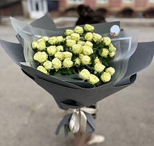 Букет Белые кустовые розы Солинеро в Горбатове