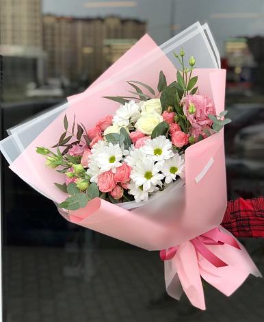 Букет цветов из: Розы, Лизиантусы и Хризантемы в Горбатове
